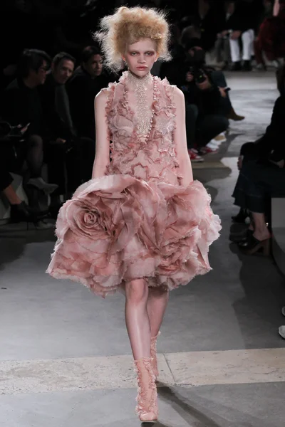 Look 28